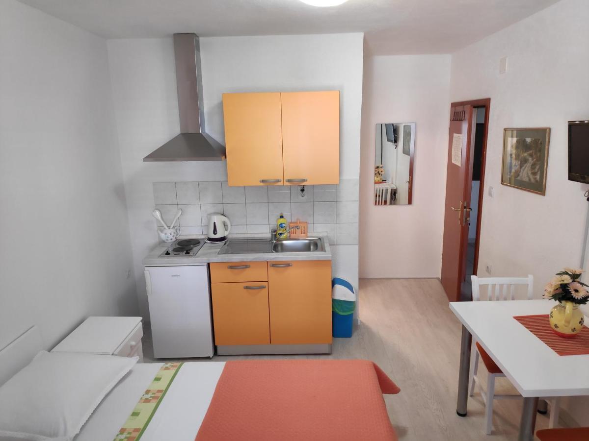 Apartments Vekic マカルスカ エクステリア 写真