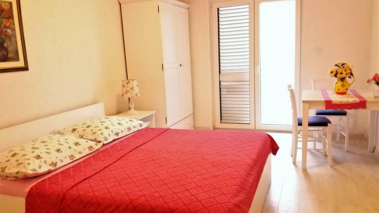 Apartments Vekic マカルスカ エクステリア 写真